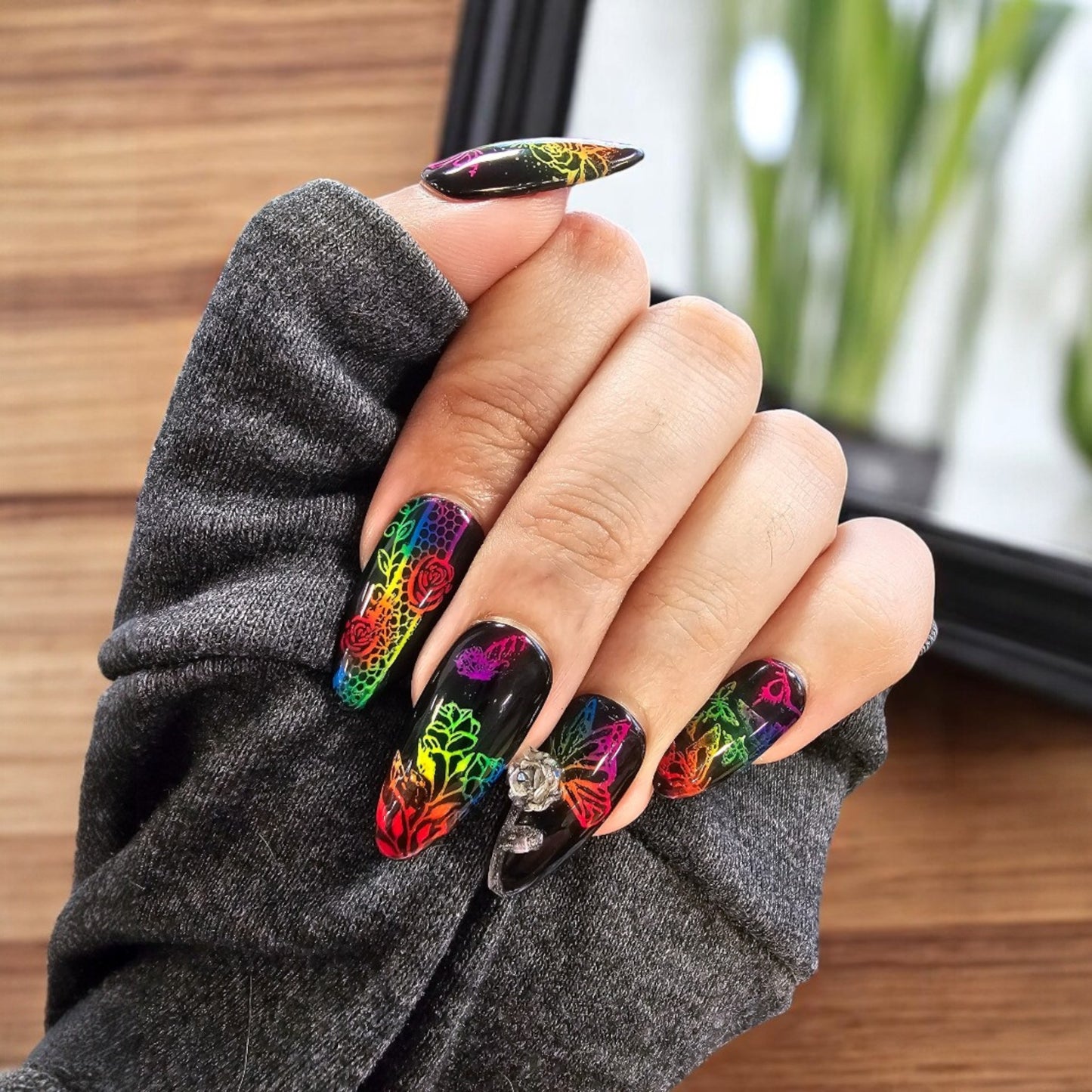 Rainbow Roses Press On Nails