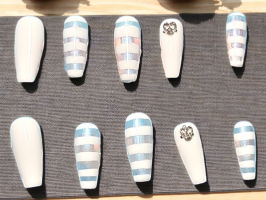 Snow Day Stripes Press On Nails