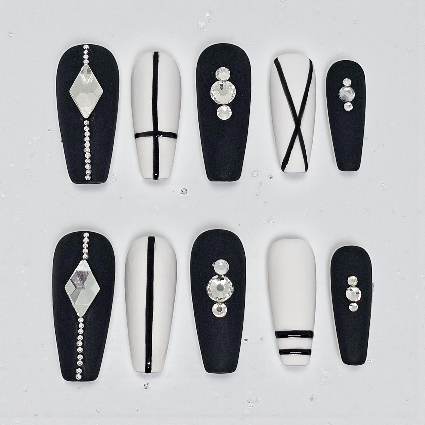 Glam Noir Press On Nails