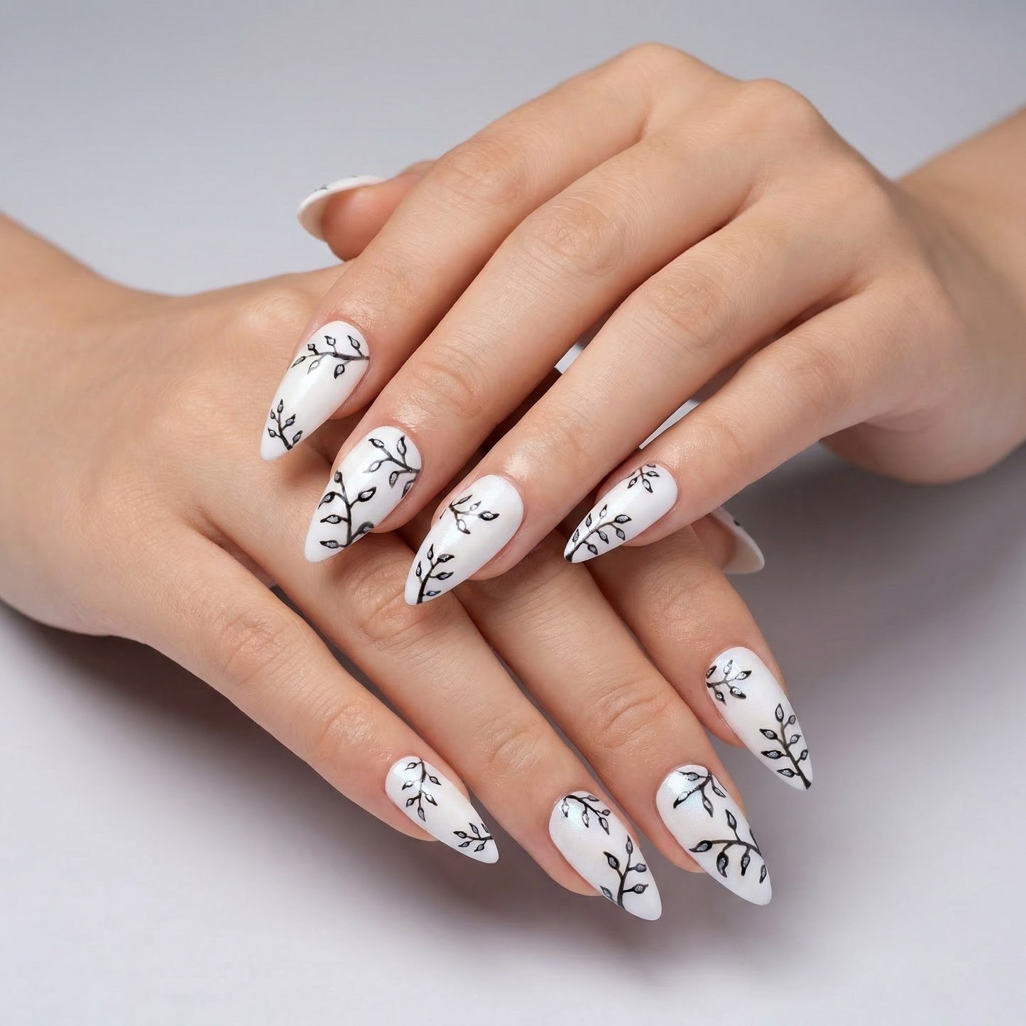 Gleaming Branches Press On Nails