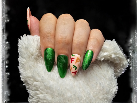Fa-la-la-La Fabulous Press On Nails