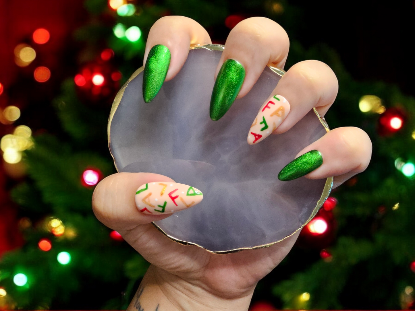 Fa-la-la-La Fabulous Press On Nails