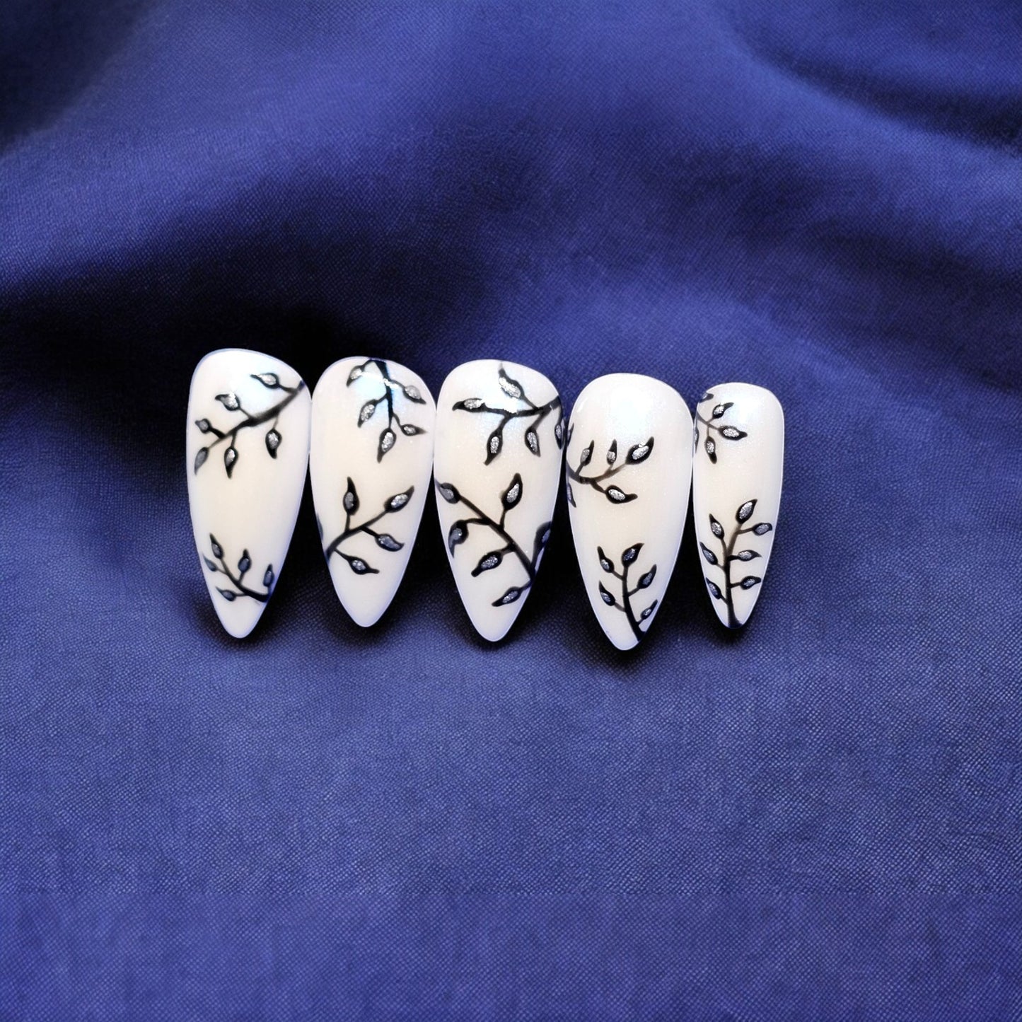 Gleaming Branches Press On Nails