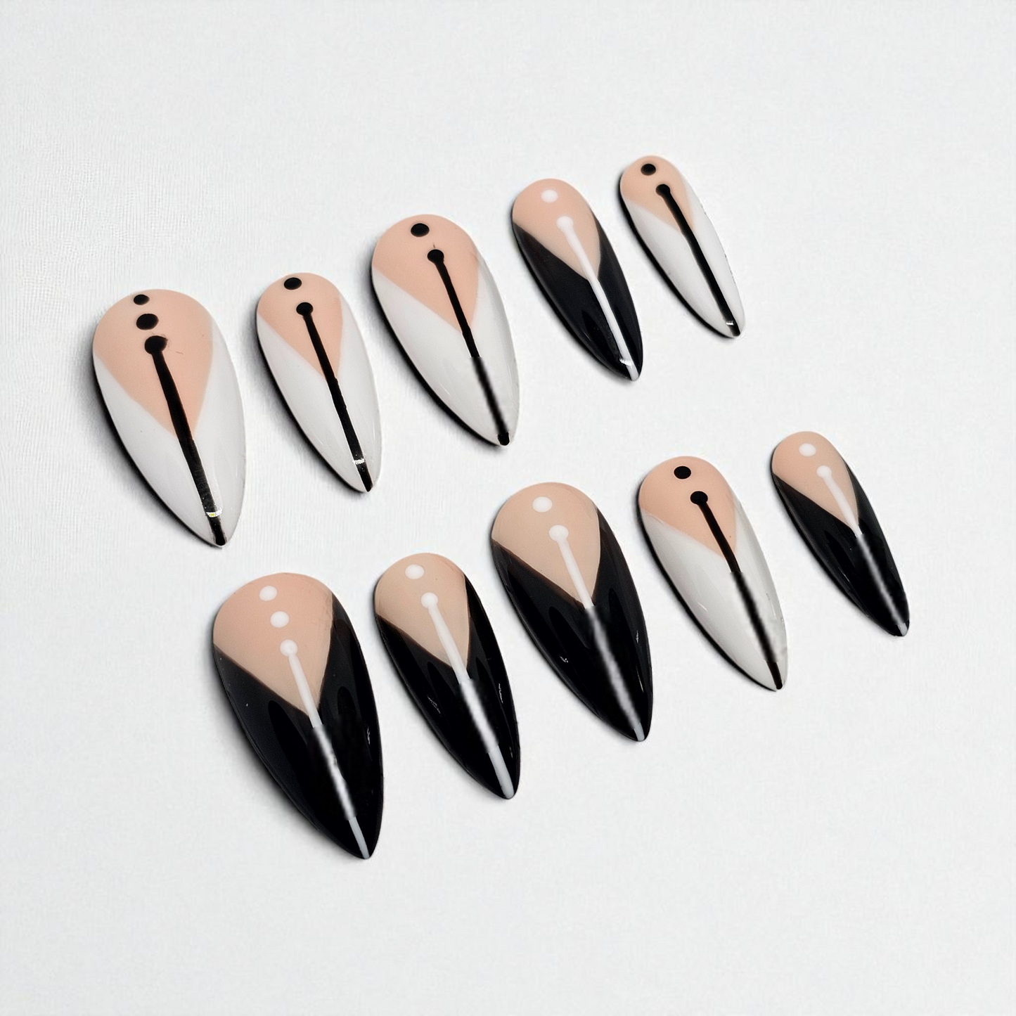 Dot Dot Chic Geometric Press-On Nail Set